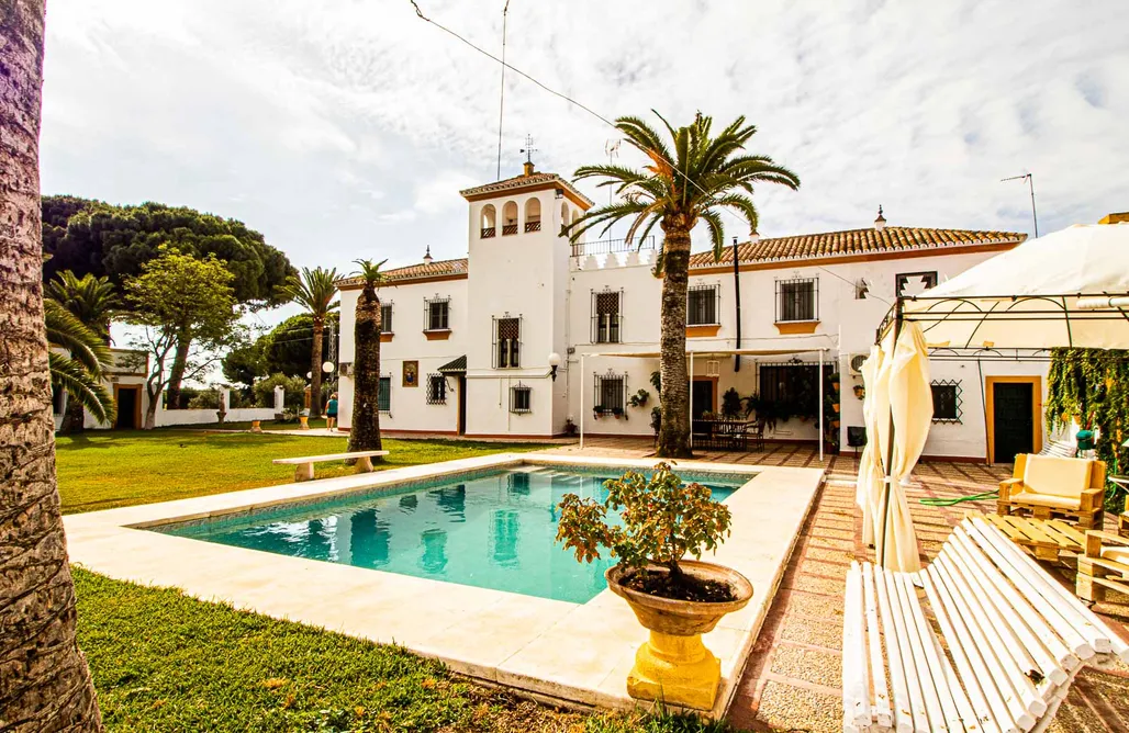 AlohaCamp accommodation Hacienda El Corchuelo 3