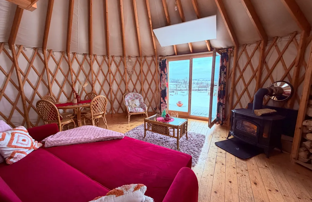 AlohaCamp Jurta czerwona  4