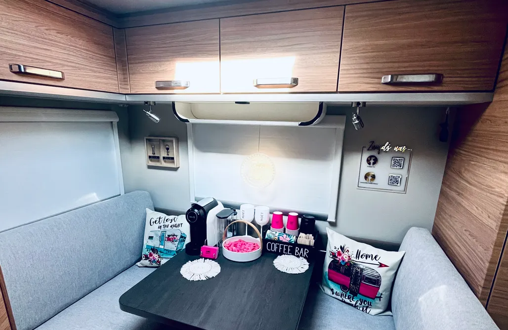 AlohaCamp Kamper Lov 2