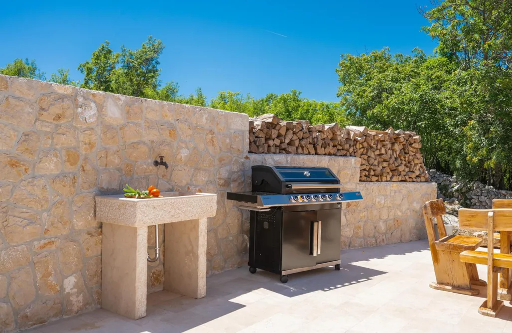 Unterkunft AlohaCamp Unique Villa Pietra with heated private pool 1