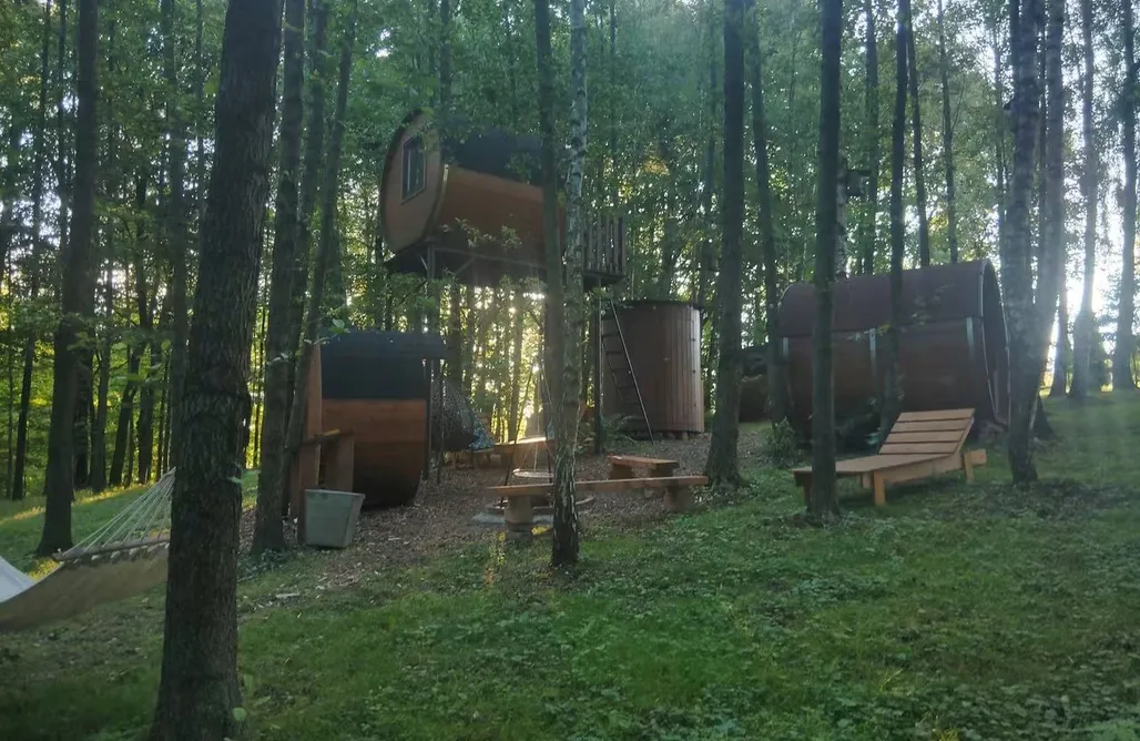 Energylandia Noclegi Leśne Spanie Glamping domek na drzewie  3