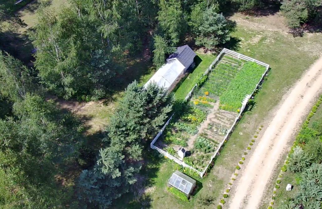 AlohaCamp Pokój 2 os. – Żółte Drzwi 1