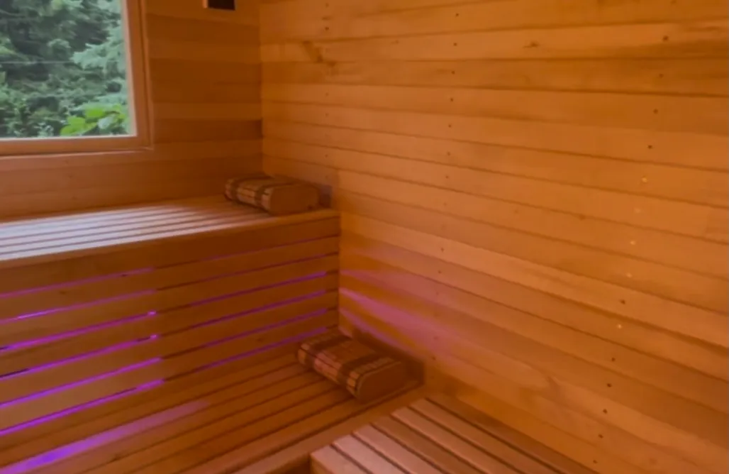 AlohaCamp accommodation Mountain Wooden Premium Cottage SPA 5