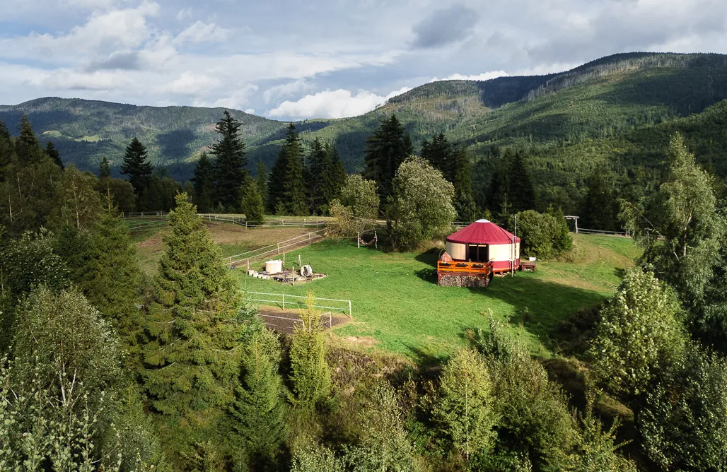 Szumigaj - najwyżej położona jurta z banią w Polsce AlohaCamp