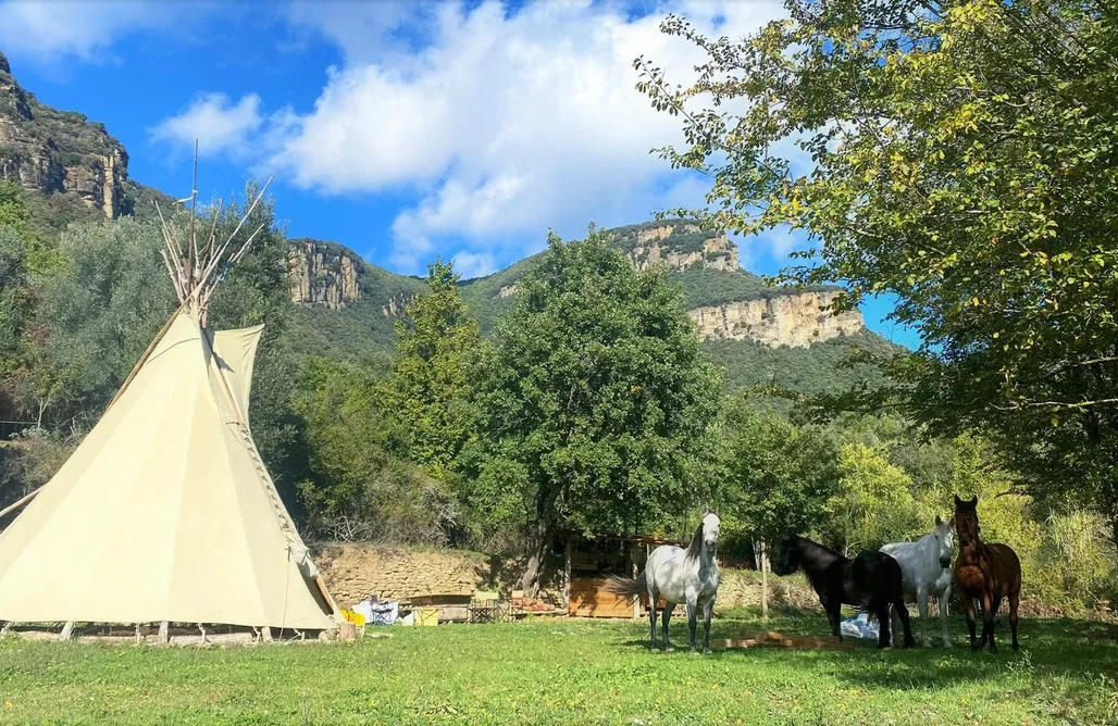 Tipi Garrotxa AlohaCamp