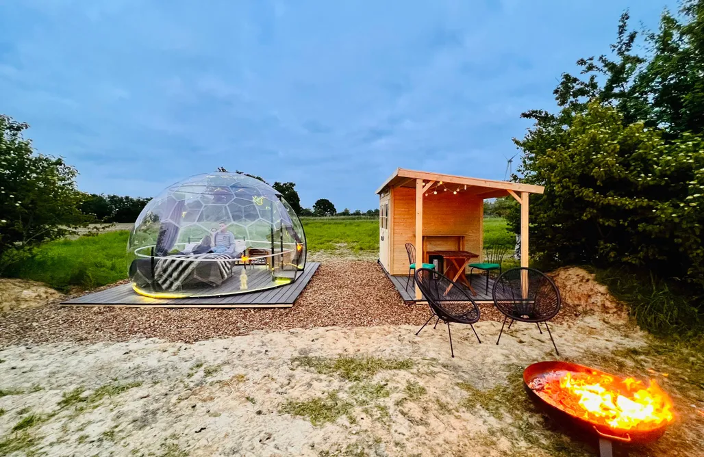 First Minute Romantik pur | Euer Bett unterm Sternenhimmel 3