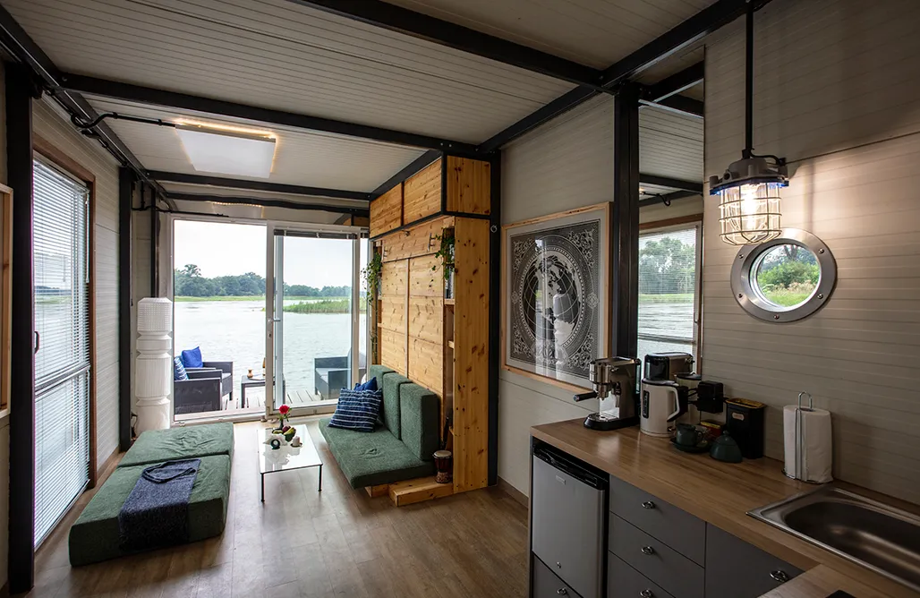 noclegi AlohaCamp Lustro Odry - dom na wodzie 3