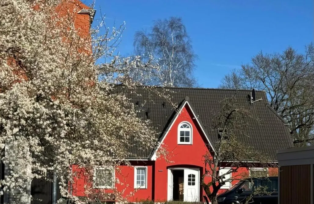 Ankerbuk Rotes Haus AlohaCamp