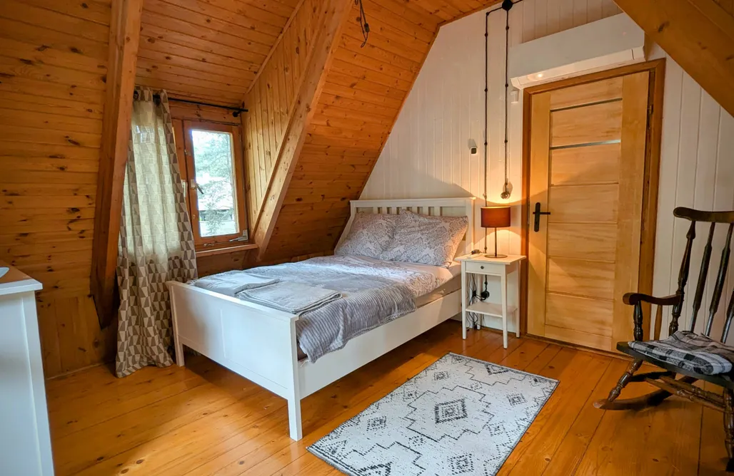 Dom nad Jeziorem Szumiąca Sosna - domek, jacuzzi i sauna 1