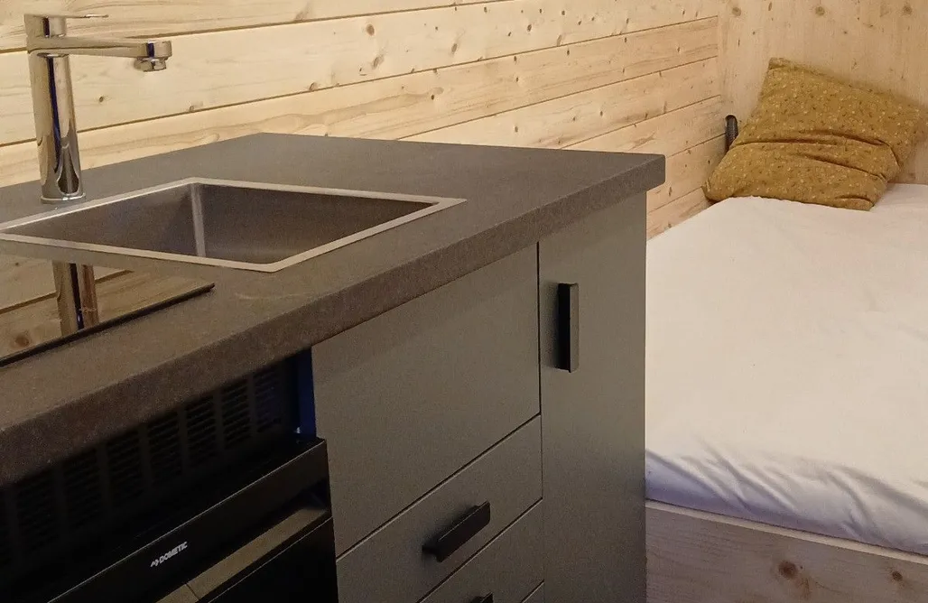AlohaCamp Autarkes Mikro-Ferienhaus 4
