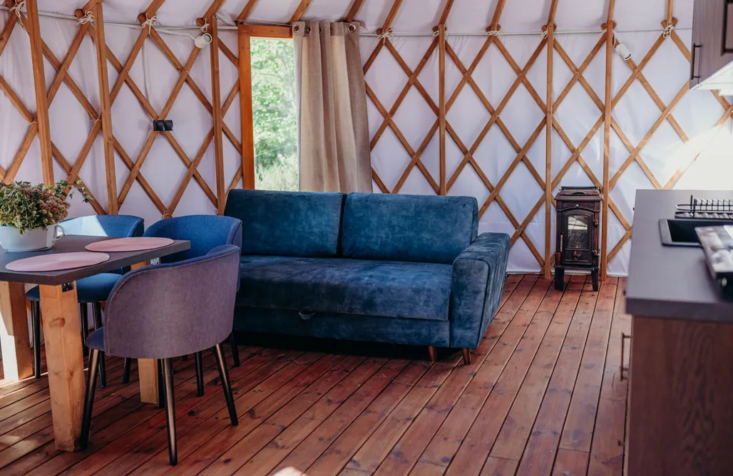 noclegi AlohaCamp Zatoka Bielika - domki i jurty z jacuzzi na wyłączność  1