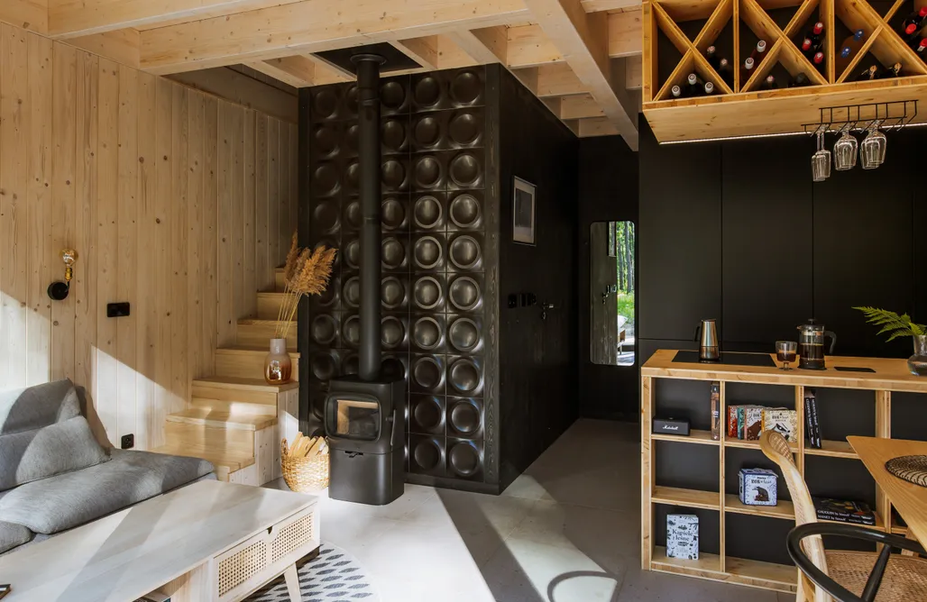 AlohaCamp accommodation Patoki. Dom i las. 3