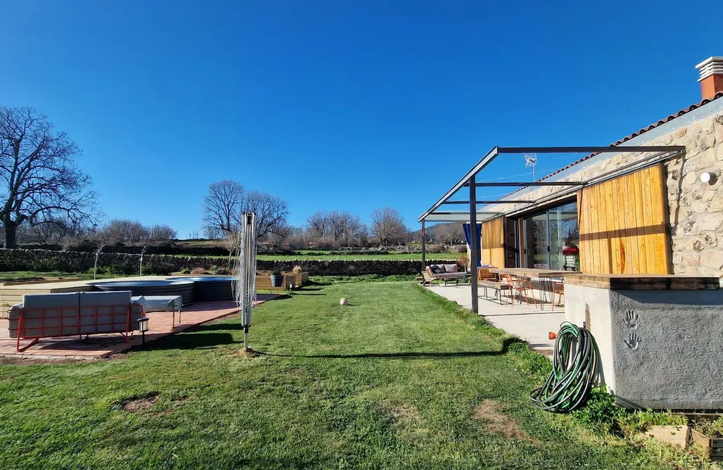 noclegi AlohaCamp La Borda de Gredos 4