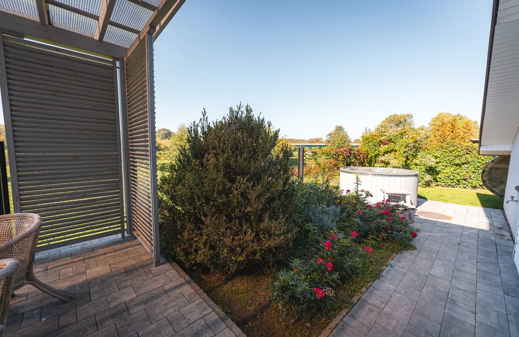 noclegi AlohaCamp Tonkielek - Domek nad rzeką Bug z balią 1