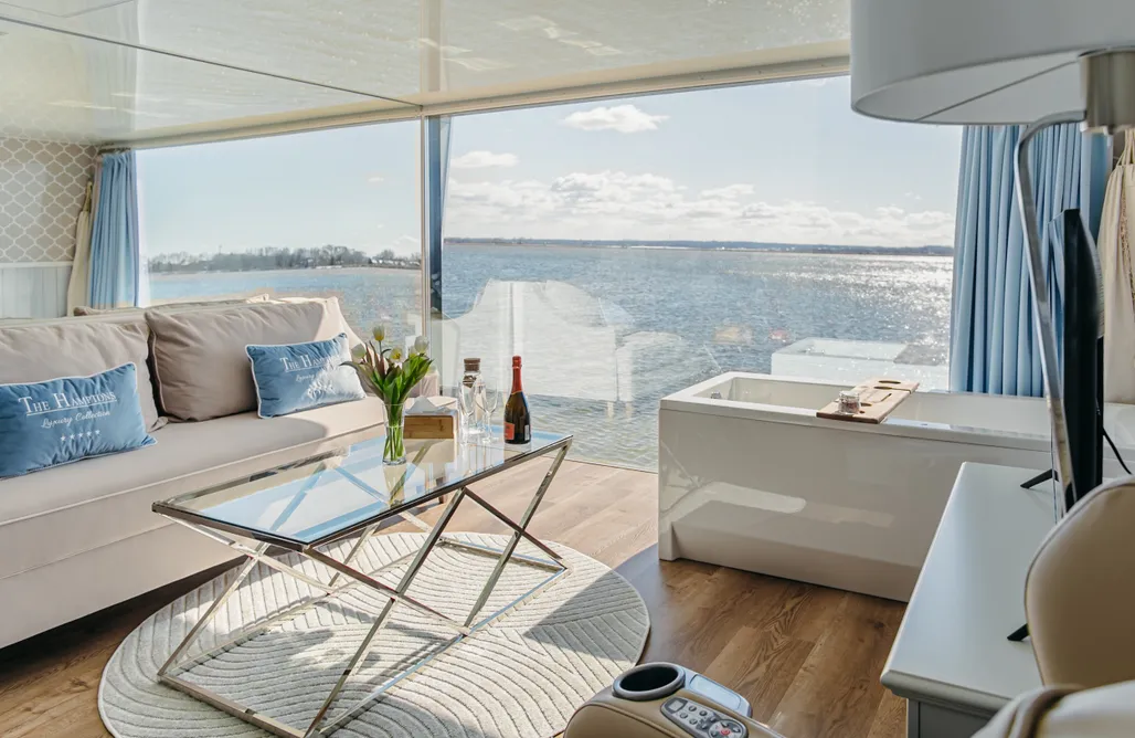 AlohaCamp Domek na wodzie z łóżkiem z widokiem na jezioro z wanną z hydromasażem, sauną parową, fotelem masującym i tarasem na dachu 4