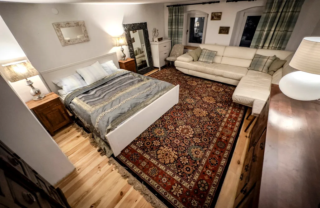 AlohaCamp Izeria 112 Riverside House 2