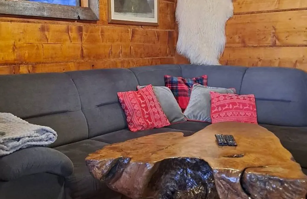 AlohaCamp Chata w Gorcach - domek z balią 4