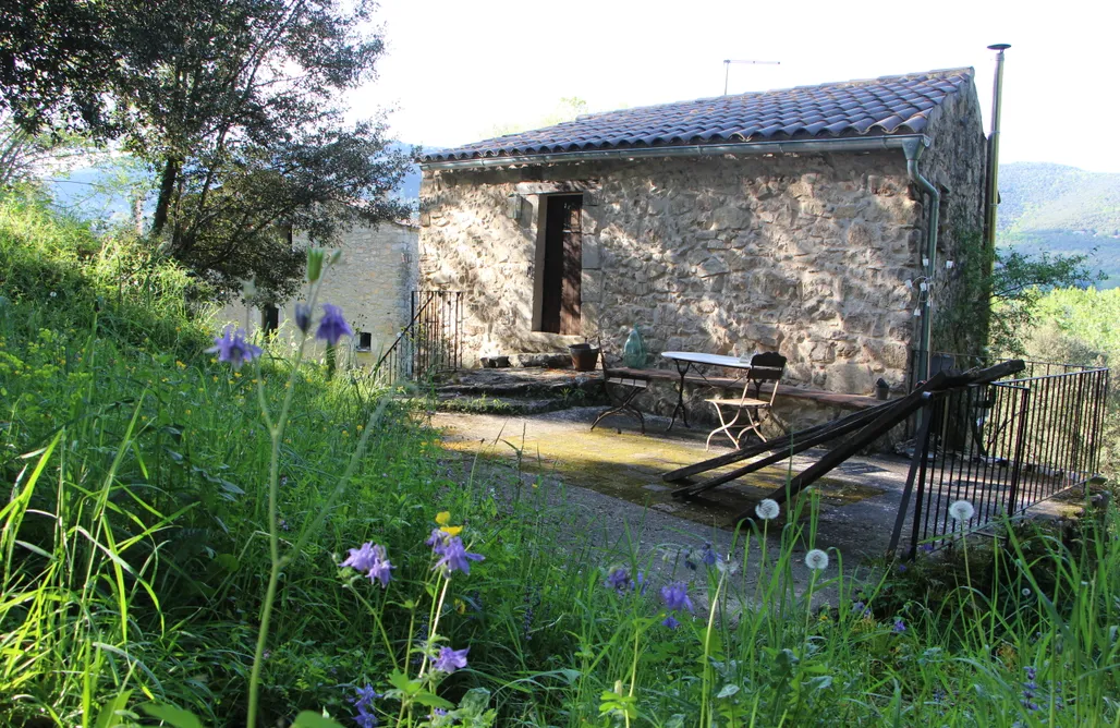 AlohaCamp accommodation Rustic 18th-Century Barn 4