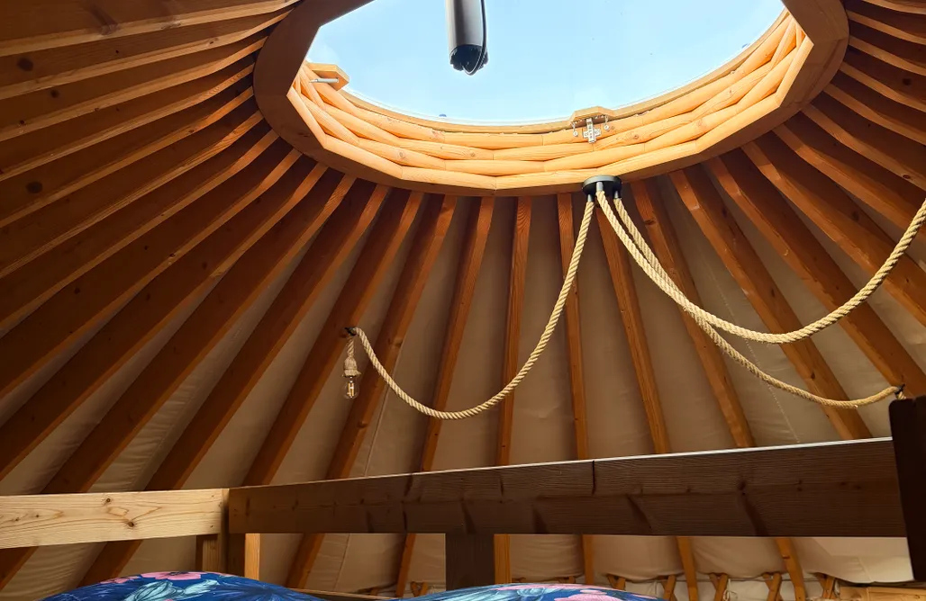 AlohaCamp Jurta czerwona  2
