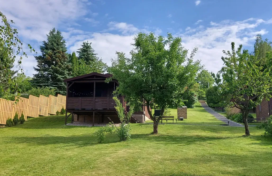 alojamientos AlohaCamp Na Radosnej Domki nad jeziorem 2