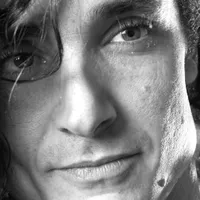 Alejandro propietario RAÍCES NÓMADAS - Casa Florida, Yurta, Tipi, Casa de Pastores