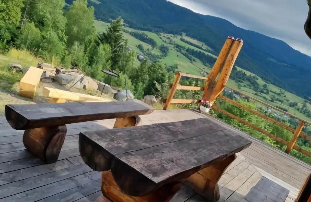 Łostówka noclegi Dom w drapie  1