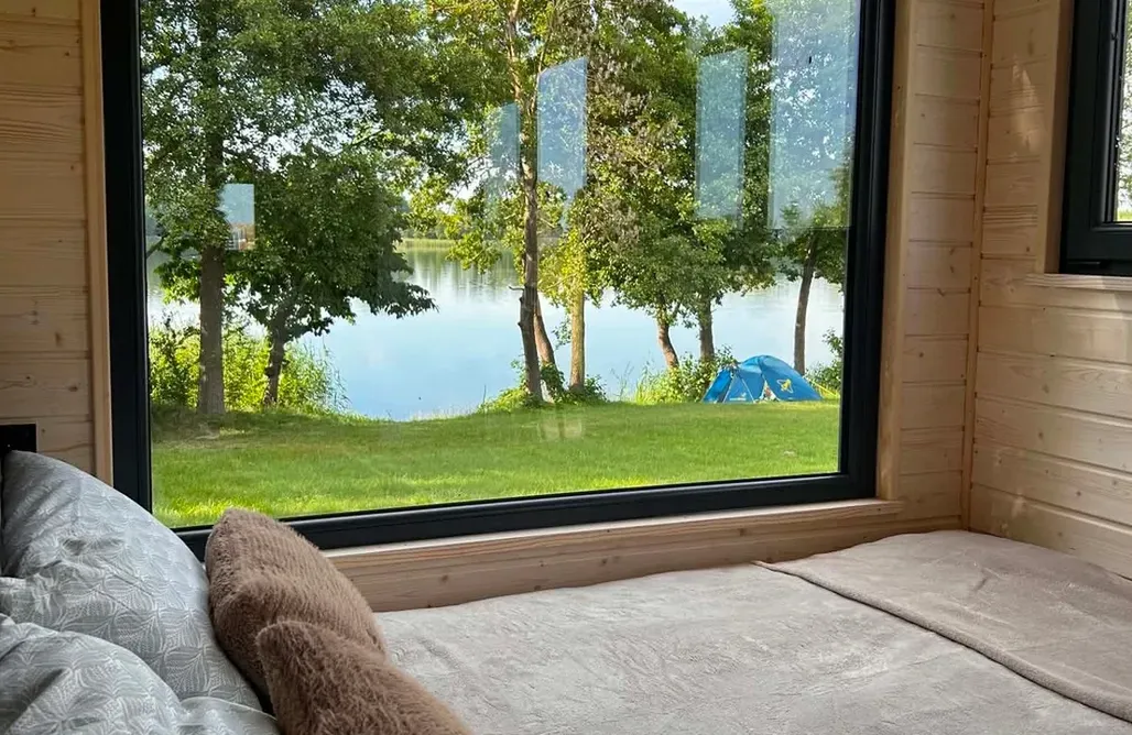 Hébergement AlohaCamp Tiny Krajna - Petit Tiny House Intime au bord du Lac Sławianowskie Wielkie 5