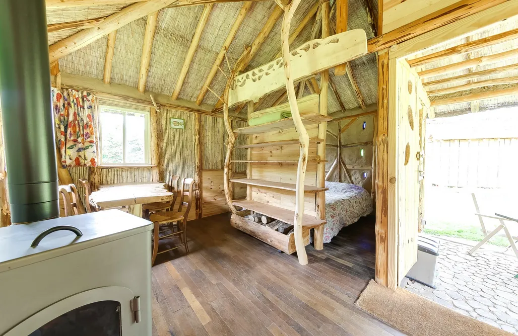 Glamping La cabane en paille 1