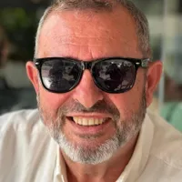 CABAÑA DE MADERA JUNTO AL LAGO LAS JARAS propietario Cabaña de madera junto al lago Las Jaras