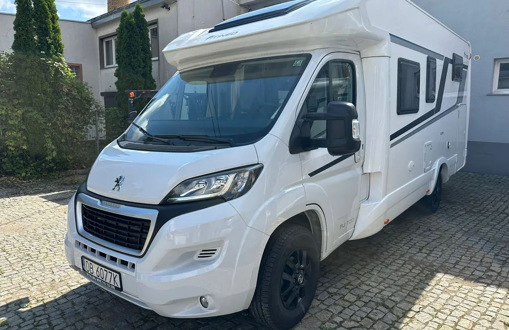 Campervan Hire Kamper Itineo 3