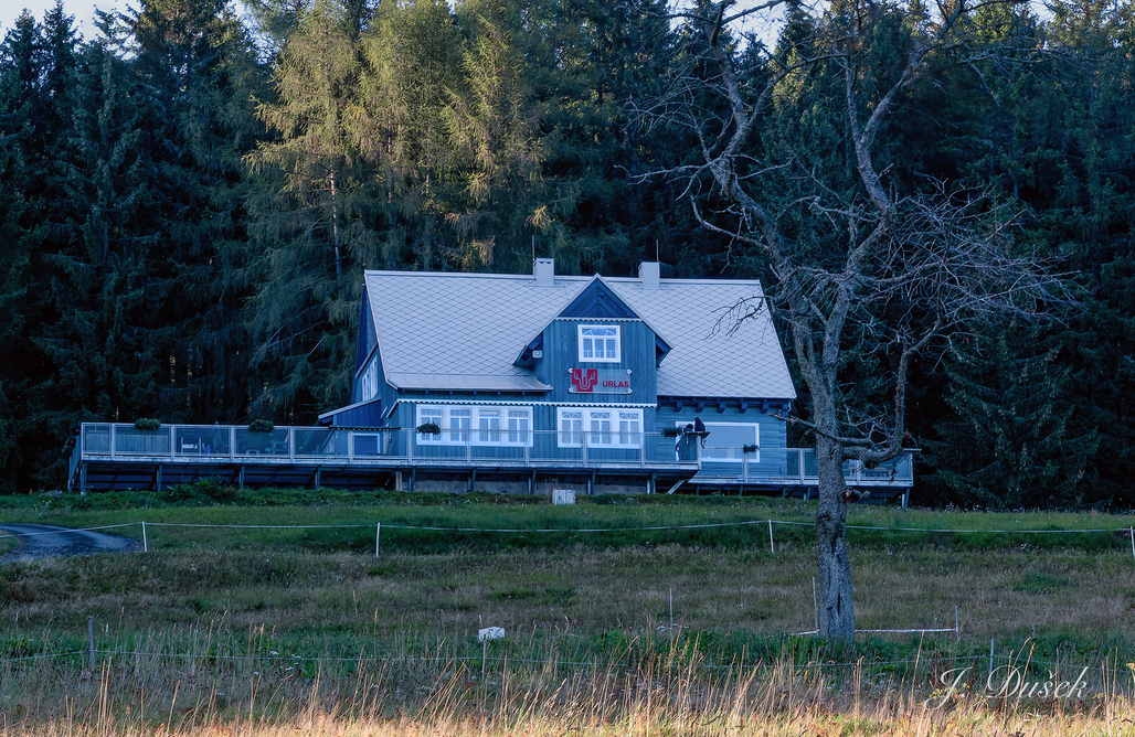 Krkonošská roubenka u potoka: Tam, kde se zastavil čas AlohaCamp
