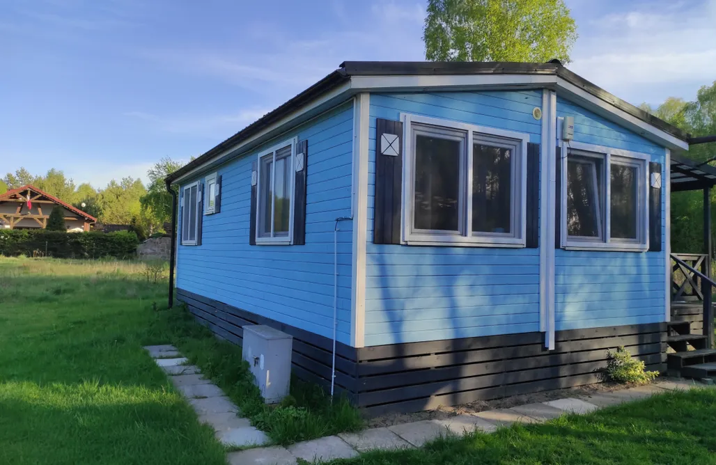 noclegi AlohaCamp Domek letniskowy niebieski - całoroczny 4