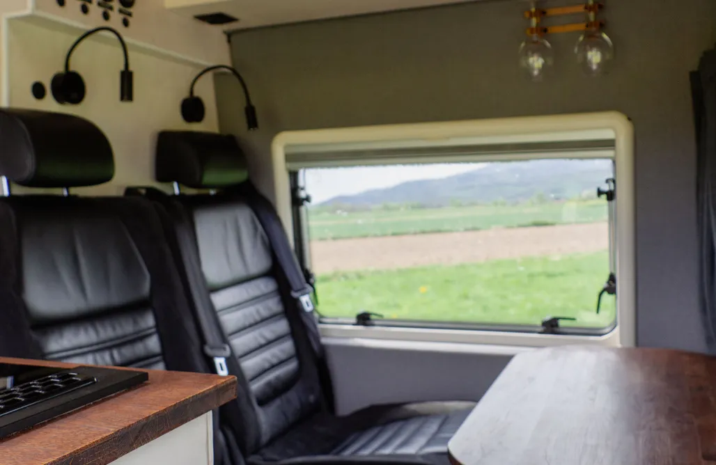 noclegi AlohaCamp Włóczykij - Kamper 4x4 5