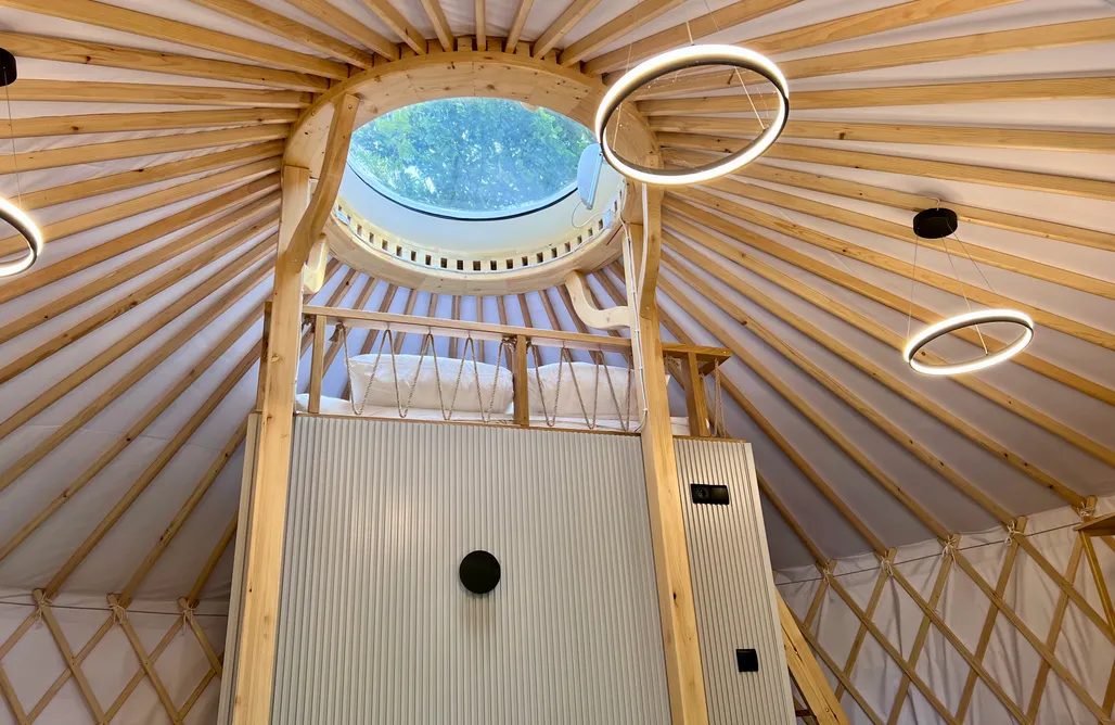 AlohaCamp |Jurta 2 4
