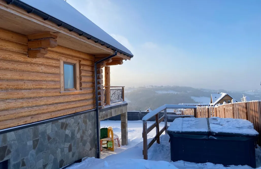 Żywiec Nocleg Górskie Domki z Bali i Jacuzzi 1
