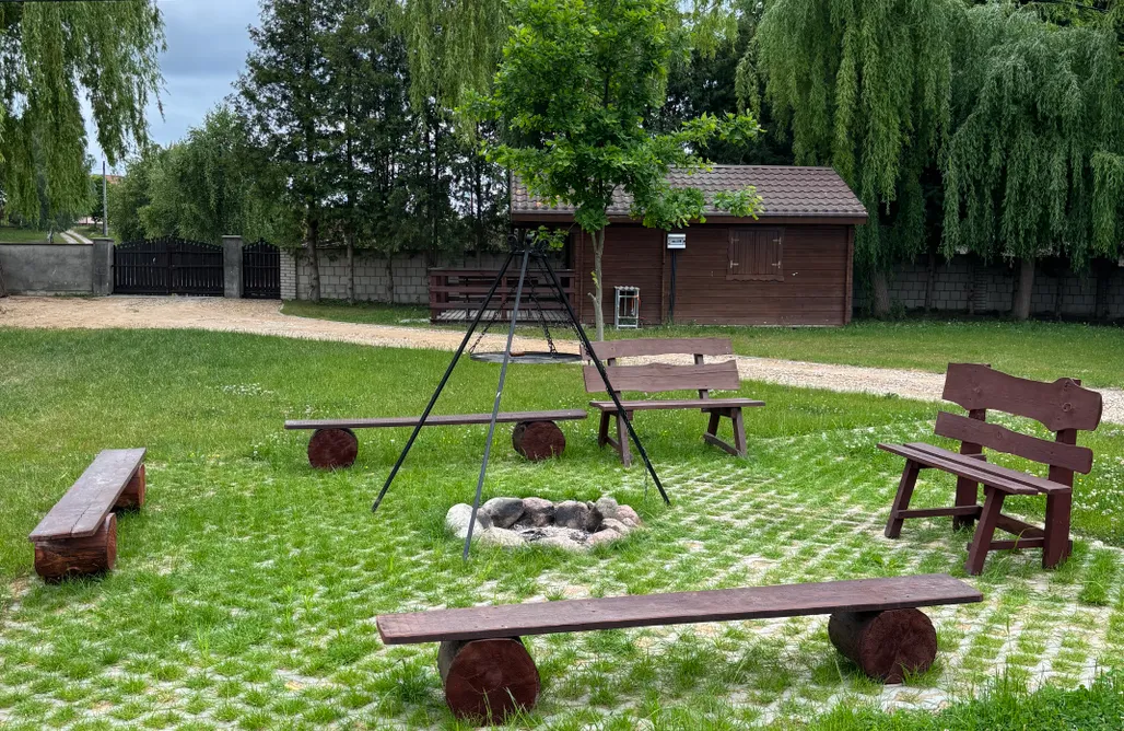 noclegi AlohaCamp Uroczysko Łąkowe – domki wśród łąk nad Kanałem Iławskim 1