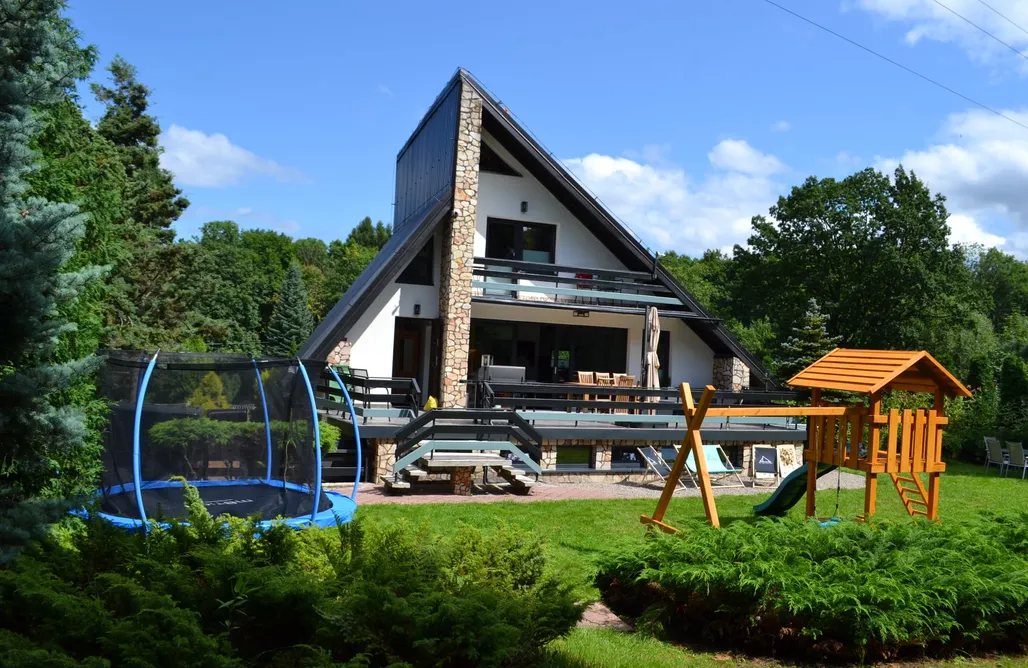 alojamientos AlohaCamp Retro Domek - Domek z ogrodem w górach 4