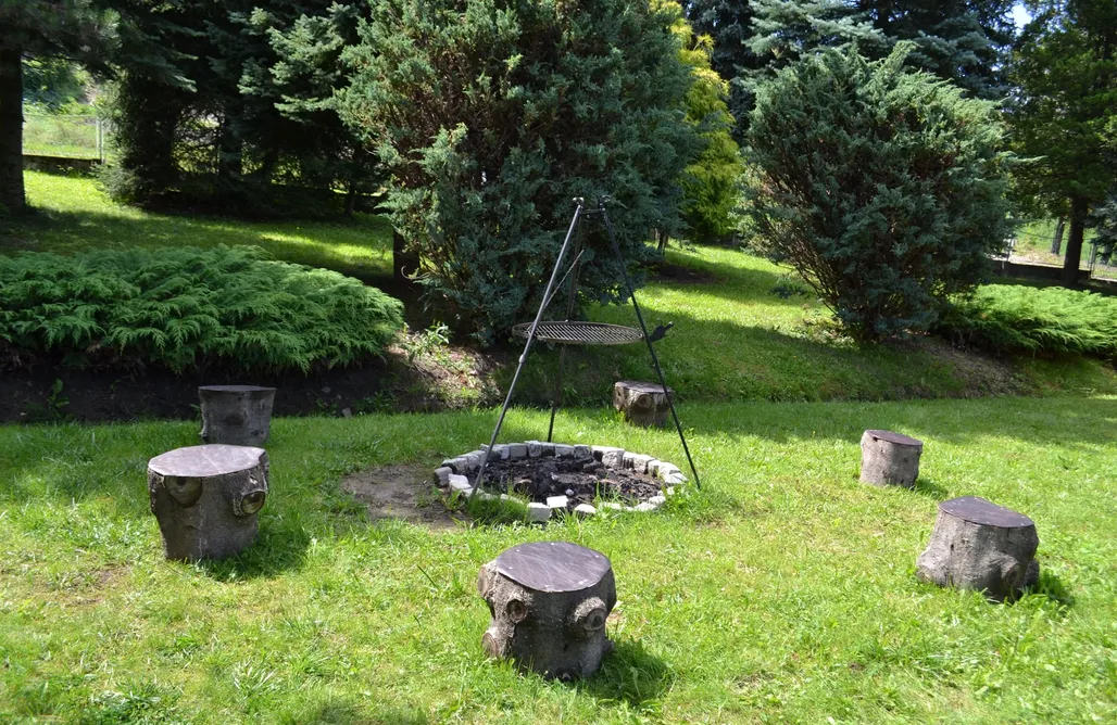 Andrychów noclegi Retro Domek - Domek z ogrodem w górach 1