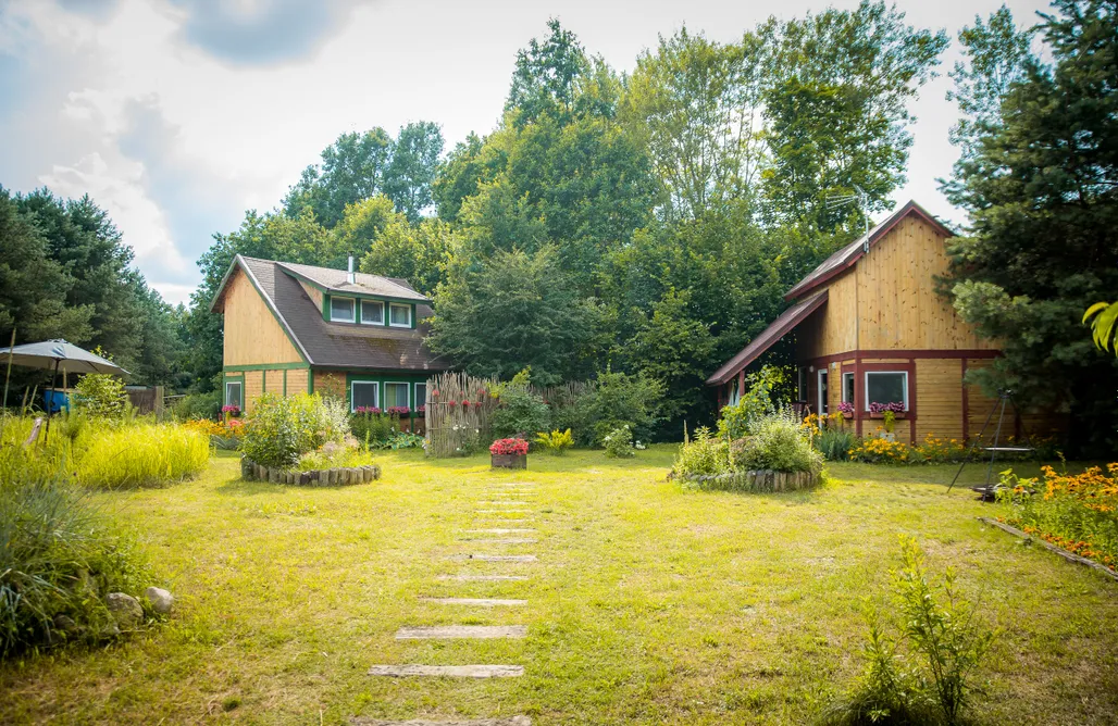 tuŻur domki nad potokiem AlohaCamp