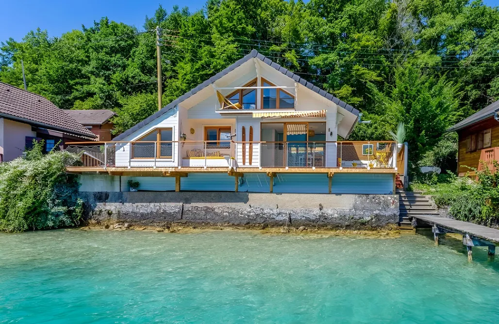 Chalet Coquillage Waterfront Escape On Lake AlohaCamp