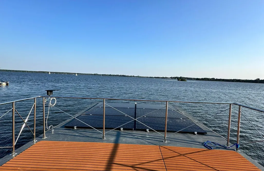 AlohaCamp Houseboat z pływaniem 1