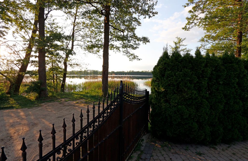 AlohaCamp accommodaties Huisje direct aan de oever van het Ołów-meer 5