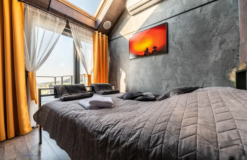 AlohaCamp Moon Hill’s Lord 2