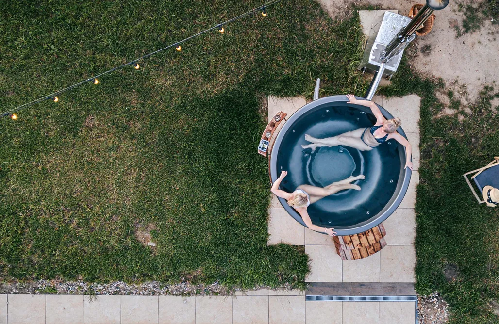 noclegi AlohaCamp Siedlisko Niezapominajka - domek z basenem i balią 5