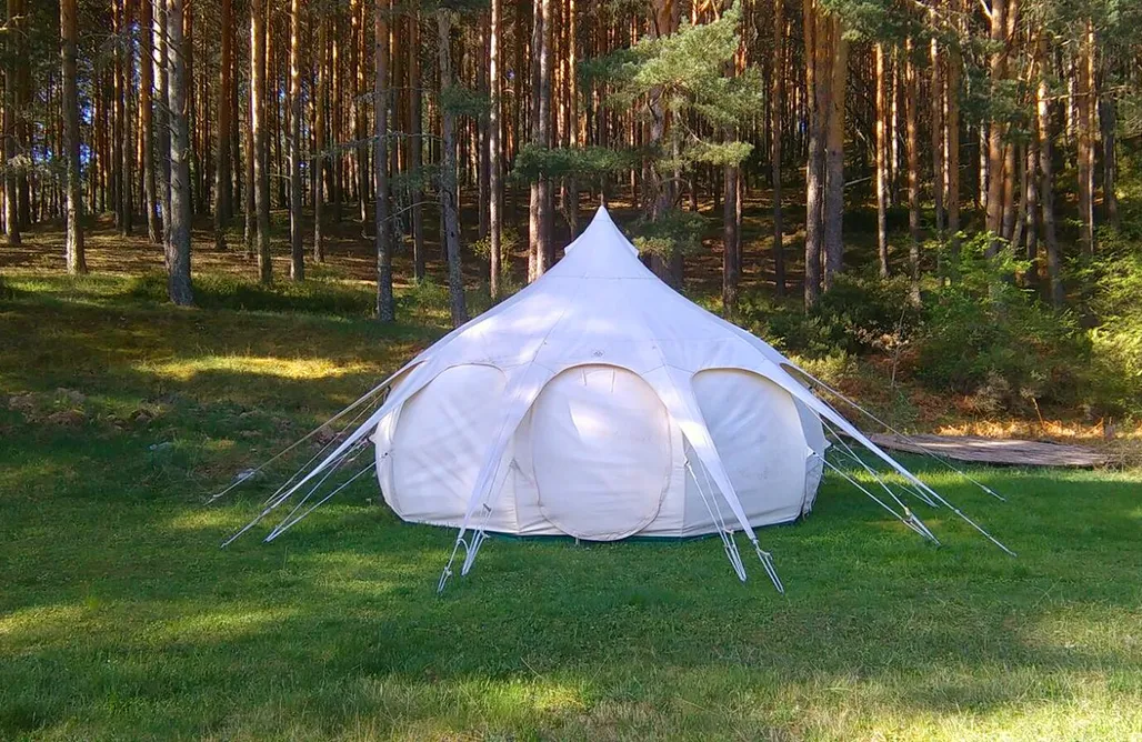 alojamientos AlohaCamp Wellness and Wilderness - Bell Tent 2