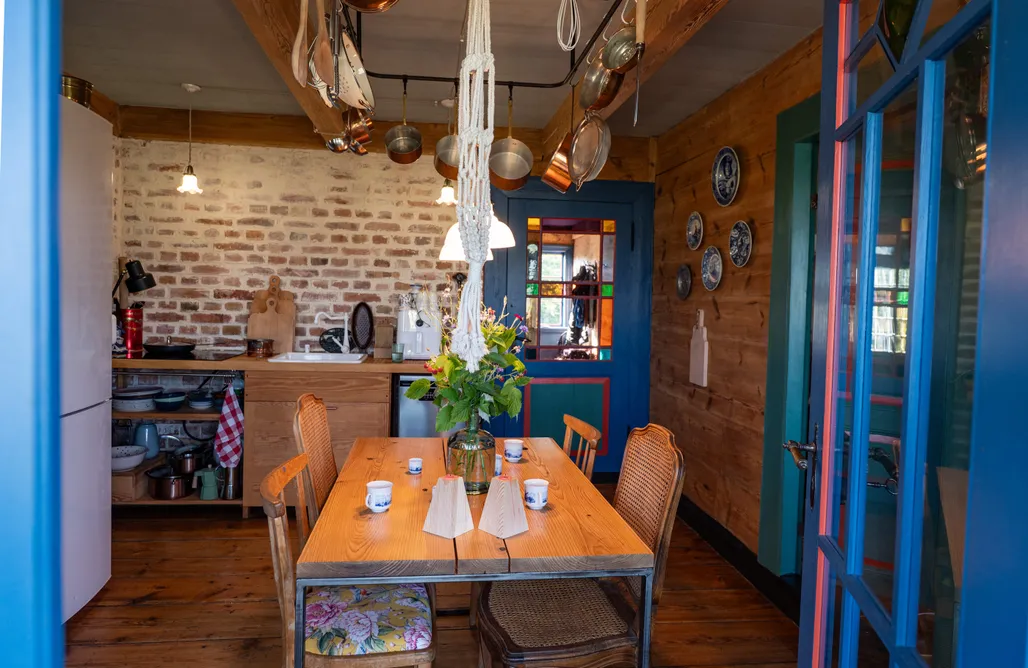 AlohaCamp accommodaties Huis van de Goede Zomer – historisch huis in Drewnica 5