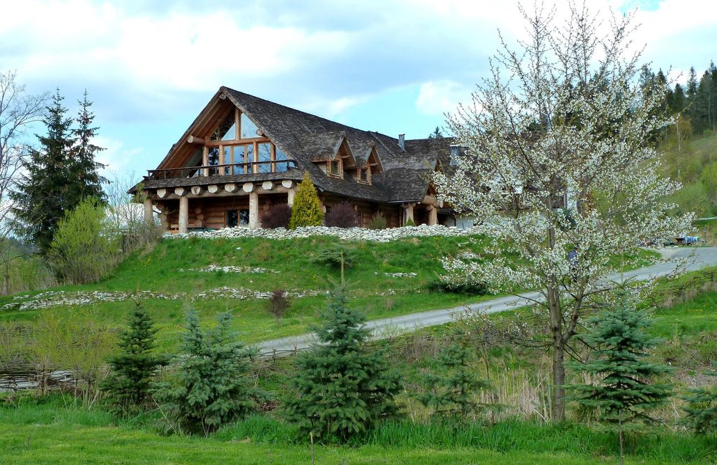 noclegi AlohaCamp Wilcza Jama - całoroczne domki z bali w Bieszczadach 3