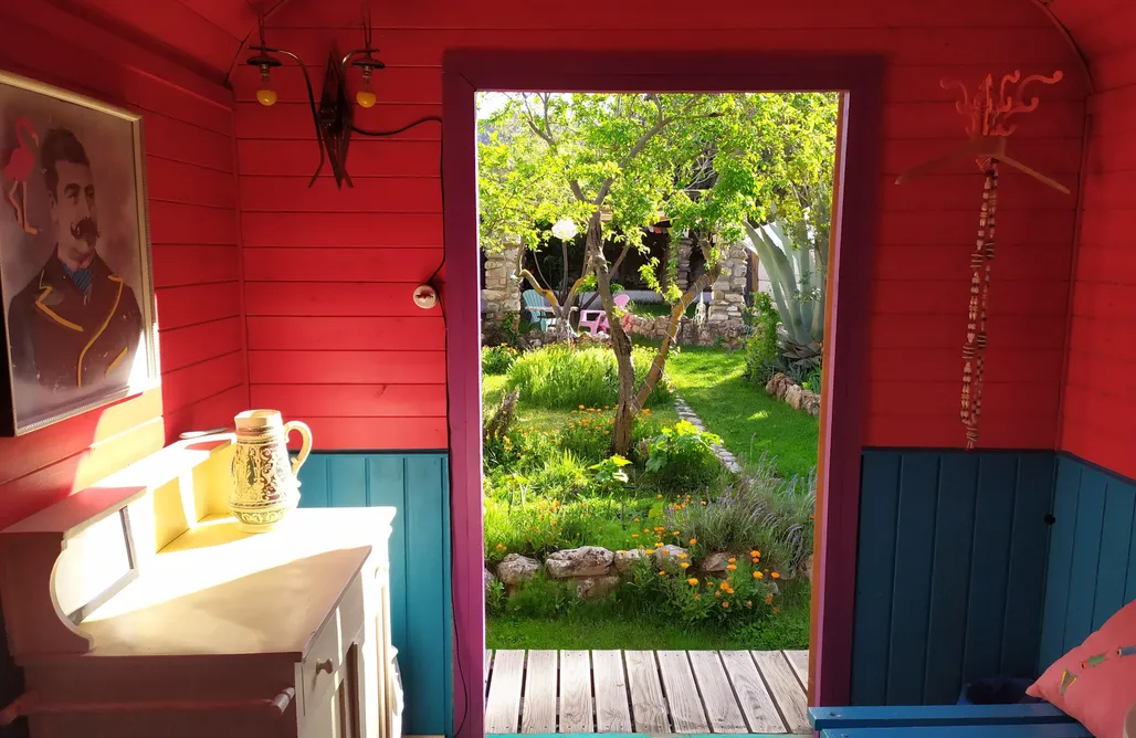 alojamientos AlohaCamp The Nomad Xperience - Gypsy Wagon 5