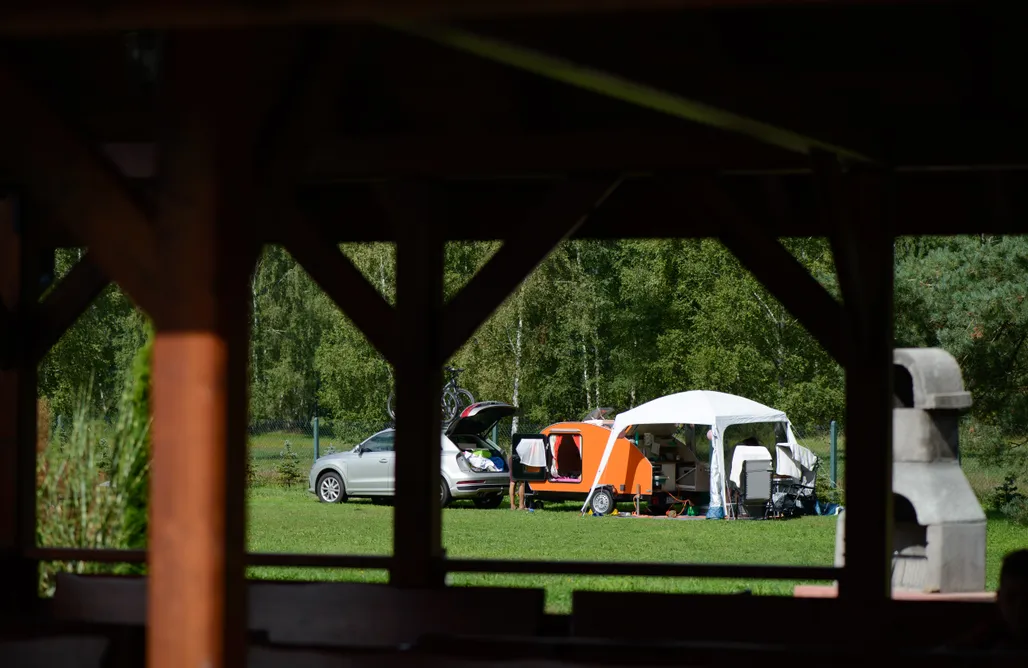 Pole Namiotowe Kaszuby Miejsce kamperowe i namiotowe - Pole Sosenka 3