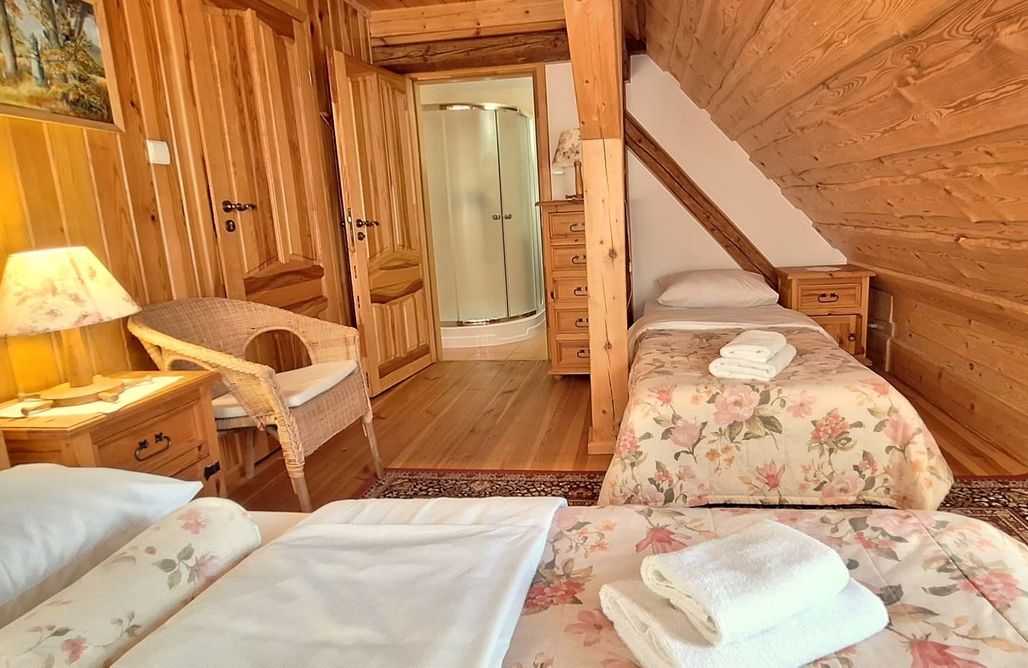 AlohaCamp Pokój trzyosobowy z łazienką nr 2 3